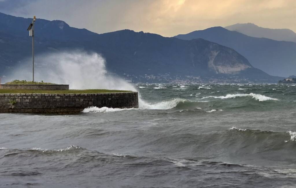 lago maggiore, vento, laveno mombello